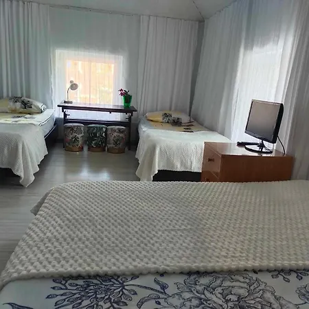 Rossa Δωμάτια σε οικογενειακή κατοικία